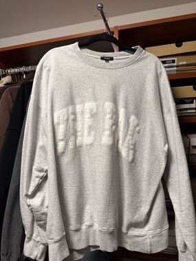 The Bar sweatshirt in grey and white